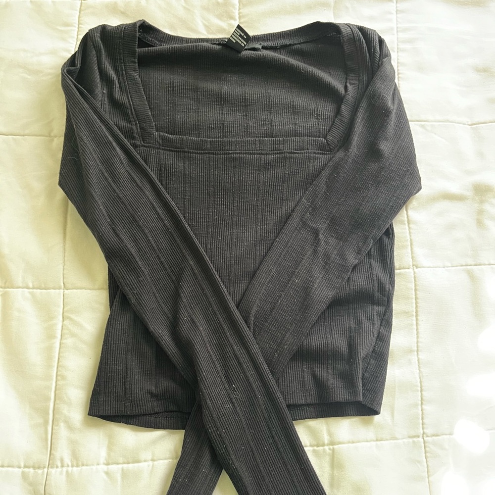 Black square neck long sleeve!